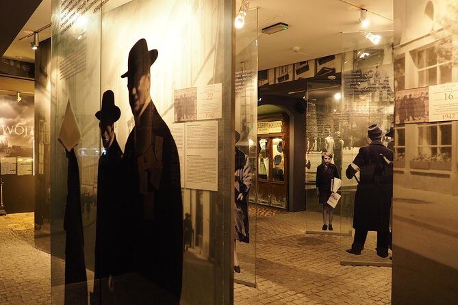 Guided tour to Salt Mine & Schindler Factory with Pick-Up Options - FAQ