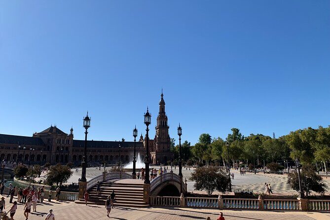 Guided tour to Seville from the Costa del Sol - Santa Cruz Neighborhood
