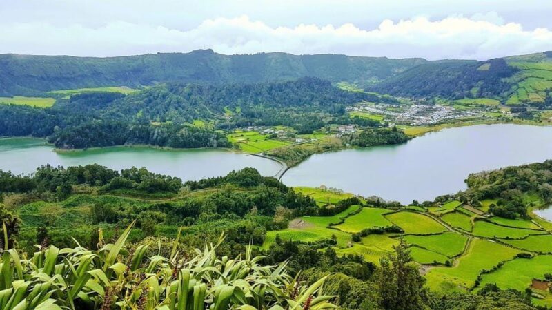 Guided Tour to the green & blue Lake of Sete Cidades - An In-Depth Look at the Tour Experience