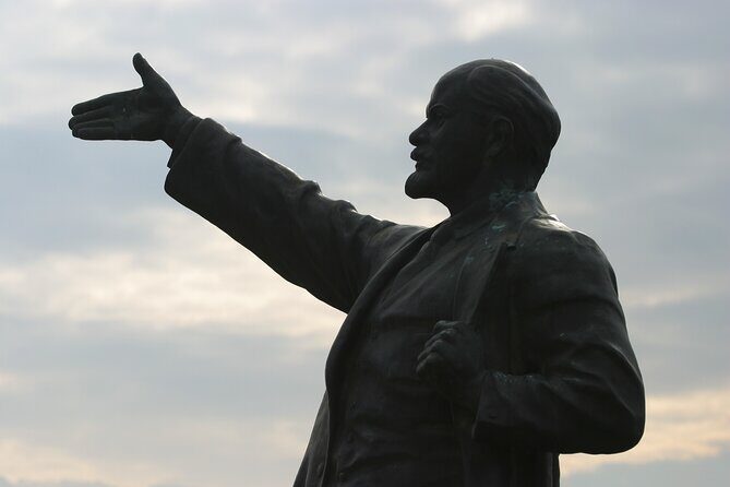 Guided Tour with Admission in Memento Park - Final Word