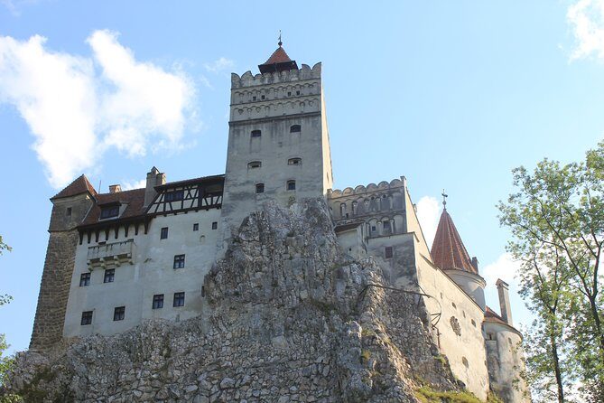 Guided visit in Spanish to the Castle of Dracula in Bran (native Spanish guide). - A Close Look at What the Tour Offers