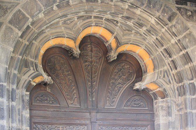 Guided visit in Spanish to the medieval center of Brasov (native Spanish guide). - FAQ