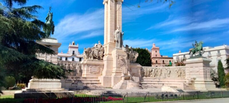 Guided visit on foot through Cádiz: stories from the hand of a local guide - Key Points