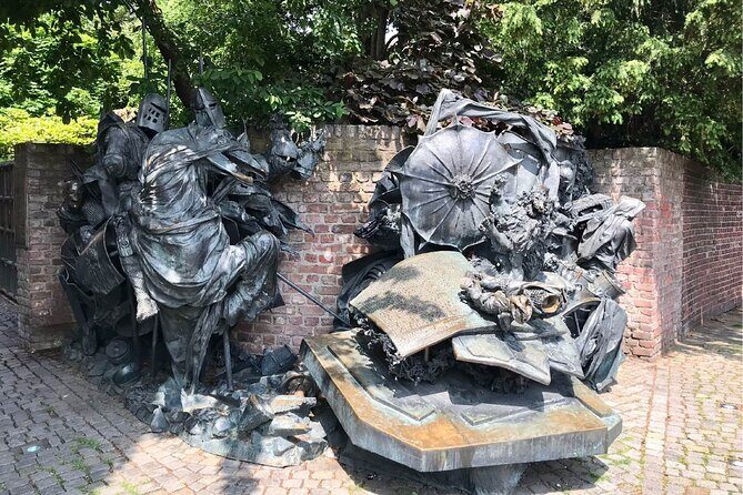 Guided Walking Tour in Dusseldorf - FAQs