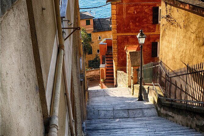 Guided Walking Tour in Genoa - Next: Palazzo Ducale
