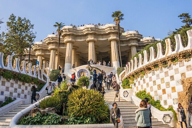 Guided Walking Tour in Park Güell and Sagrada Familia - A Detailed Look at the Tour Experience