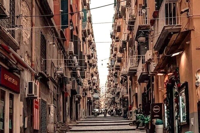 Guided Wine Tour in Old Town Napoli - Detailed Breakdown of the Itinerary