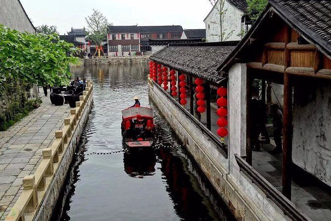 Guilin Private Day Tour to Reed Flute Cave,Elephant Trunk Hill and Daxu Old Town - Marveling at Reed Flute Cave