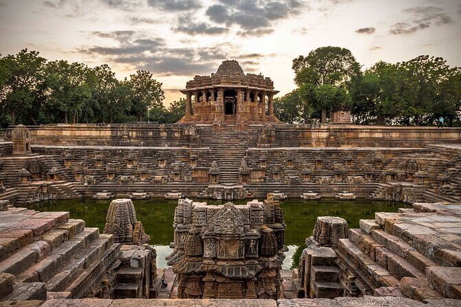 Gujarat Historical, Cultural, Religious & Wildlife Discovery Tour - Key Points