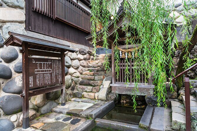 Gujo Hachiman All Must-Sees Half Day Private Tour with Government-Licensed Guide - Key Points