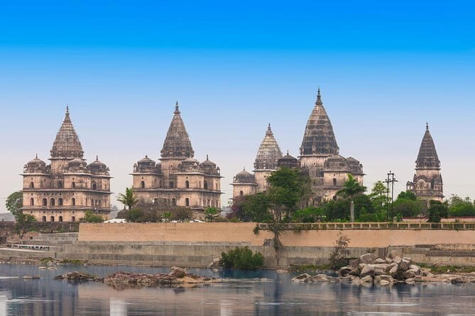 Gwalior Orchha Historic town Day Tour private - Key Points