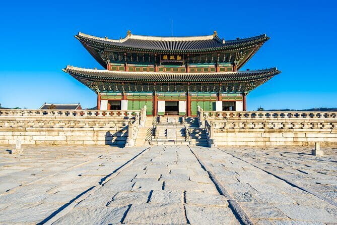 Gyeongbokgung Palace & Bukchon Village Walking Tour - A Deep Dive into the Experience