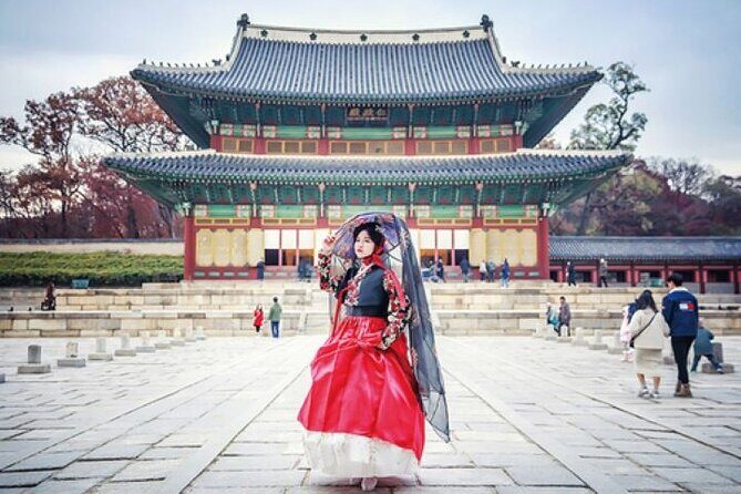 Gyeongbokgung Palace Hanbok Rental Experience Hanboknam () - The Sum Up