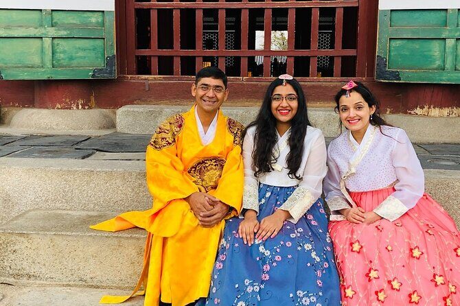 Gyeongbokgung Palace Hanbok Rental Experience in Seoul - Experience Overview