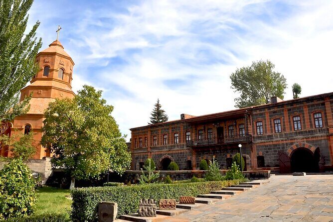 Gyumri, Black Fortress, Urban Life (Dzitoghtsyan) Museum - What the Tour Feels Like