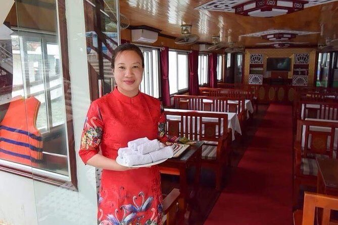Ha Long Bay 1 Day 6 hour-Cruise with kayaking, Cave visiting & Swimming - The Journey Through Ha Long Bay in Detail