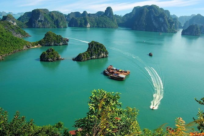 Ha Long Bay tour from Ha Noi with 6 hours cruise - Discovering Ha Long Bay from Hanoi: An In-Depth Tour Review
