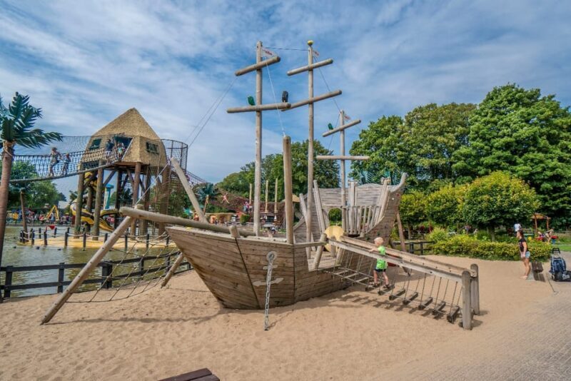 Haarlem: Linnaeushof Theme Park Entry Ticket - Key Points