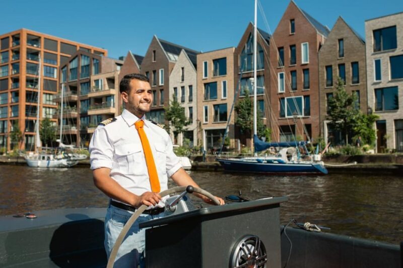 Haarlem: Sightseeing Boat Tour with Snacks and Drinks - Who Might Not Enjoy It?