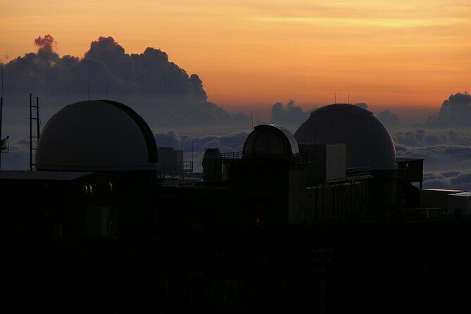 Haleakal Sunset Spectacle: Mauis Heavenly Evening - An In-Depth Look at the Maui Haleakalā Sunset Spectacle