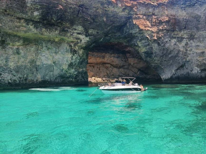 Half day - 4 hours Comino, Blue Lagoon up to 12 guests - Who Would Love This Tour?