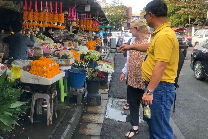 Half Day Chiang Mai City and Cultural by TukTuk, Samlor & Red car (Private Tour) - FAQ