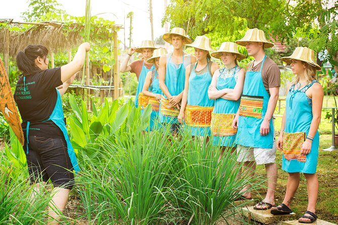 Half Day Cooking in Farm with Market Tour in Chiang Mai - Exploring the Half-Day Cooking in Farm with Market Tour in Chiang Mai