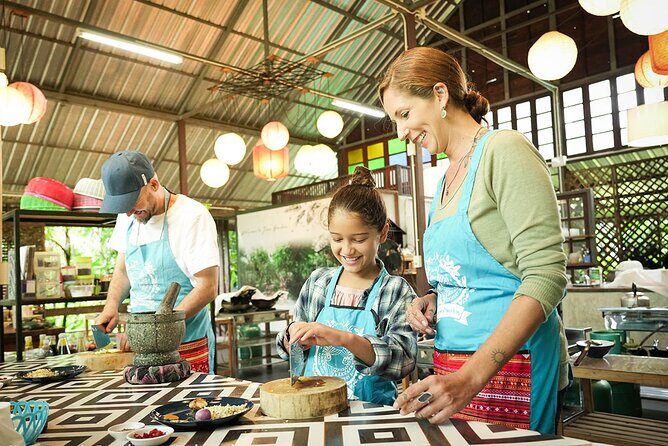Half Day Cooking in Farm with Market Tour in Chiang Mai - Key Points