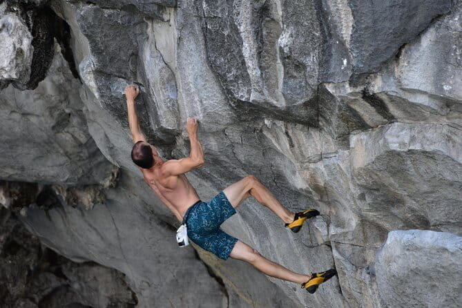 Half day Deep Water Solo - An In-Depth Look at This Unique Climbing Experience
