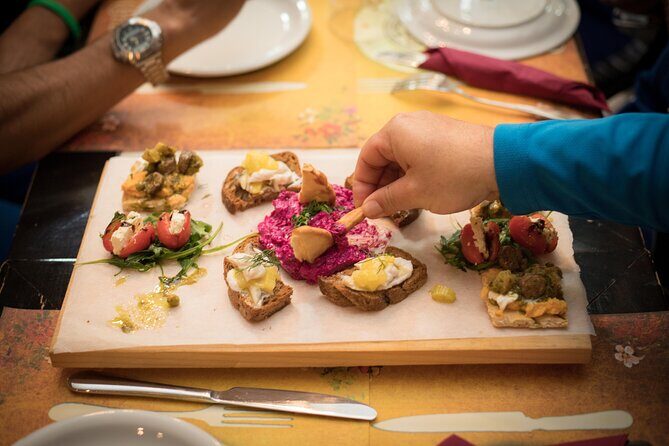 Half Day Food and Walking Tour with Tastings in Thessaloniki - Starting Point and First Impressions