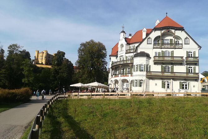 Half day- from Fussen to Neuschwansteincastle & Linderhof castle - A Deep Dive into the Experience