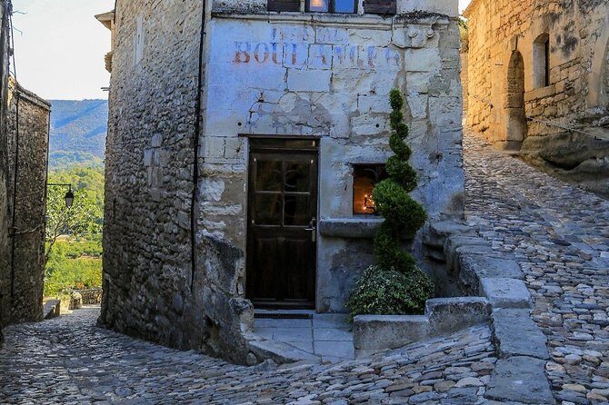 Half Day Hilltop Villages of Luberon Tour from Avignon - FAQ