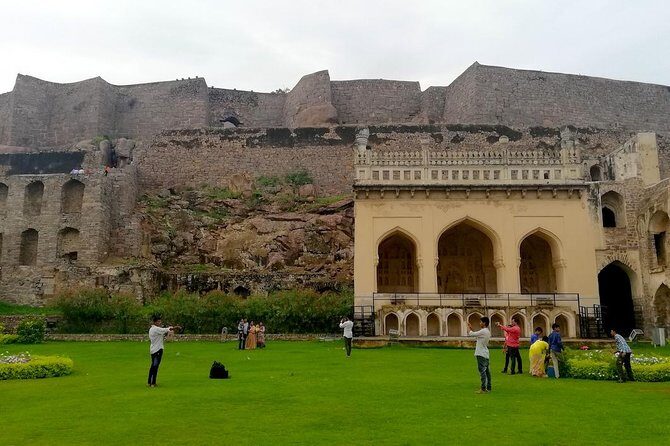 Half day Hyderabad tour to Golkonda fort & Qutub Shahi tombs in private car - Discovering Hyderabad’s Storied Past in Comfort