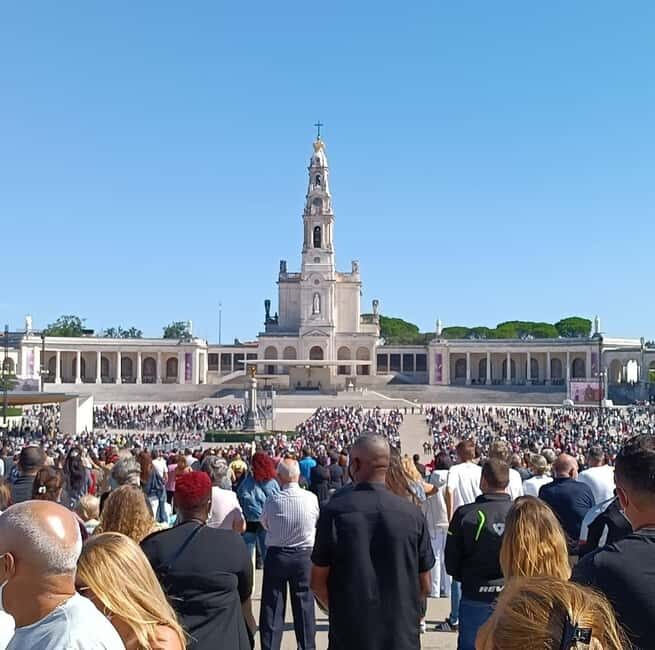 Half-day private tour to Fátima and houses of the seers - Exploring the Sanctuary of Fátima