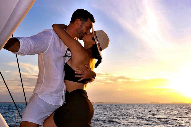 Half Day Sunset Luxury Sailing in Puerto Morelos with Open Bar - The Sum Up