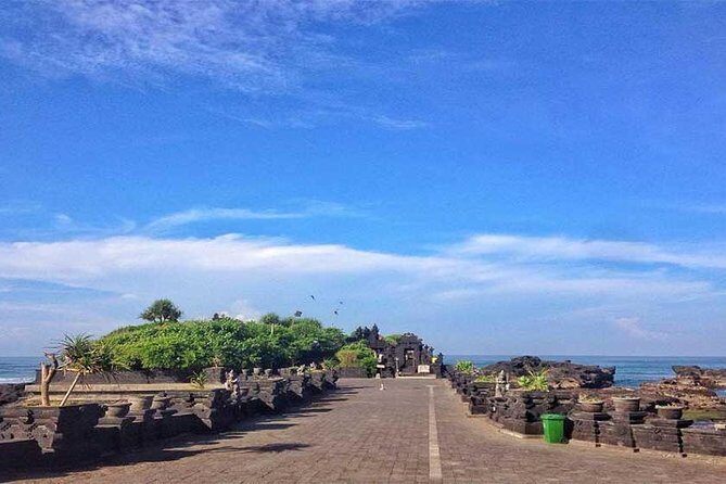 Half-Day Taman Ayun UNESCO and Tanah Lot Temple with private Car - FAQs