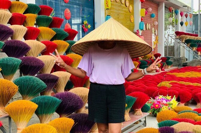 Half day to visit Incense,Conical Hat Village & Train street - Key Points