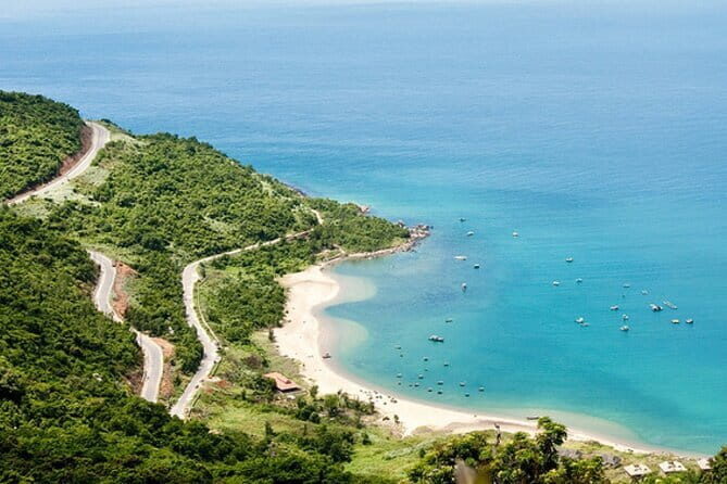 Half Day Tour in Monkey Mountain in Son Tra peninsula by Jeepney - Key Points