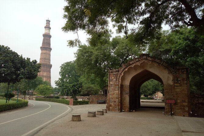 Half-Day Tour Of Qutb Minar, Humayun Tomb and Agrasen Ki Baoli - An In-Depth Look at the Tour Itinerary