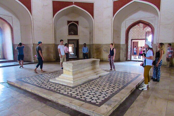 Half-Day Tour Of Qutb Minar, Humayun Tomb and Agrasen Ki Baoli - FAQs