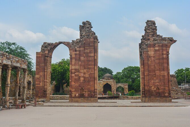 Half-Day Tour Of Qutb Minar, Humayun Tomb and Agrasen Ki Baoli - Source