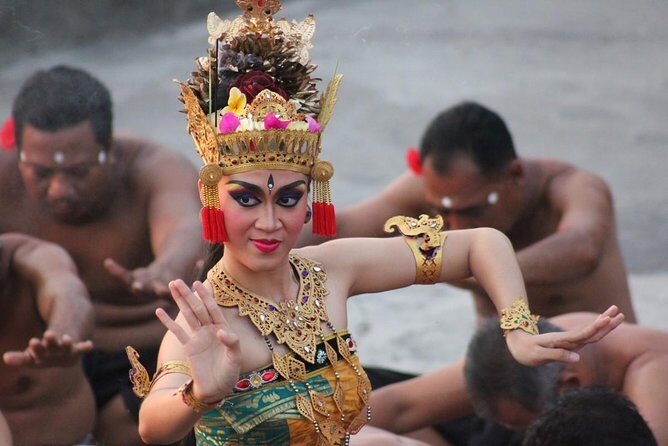Half-Day Tour: Uluwatu Temple and Kecak Fire Dance Show - Discovering Uluwatu: The Heart of the Tour