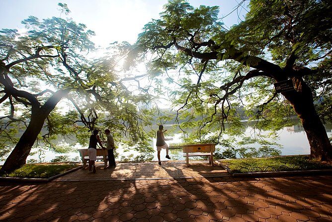 Half day Visit Bat Trang and Le Mat Traditional Village - The Itinerary Breakdown: What Makes Each Stop Special