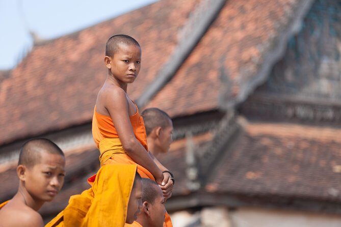 Half Day War Museum Siem Reap Killing Fields and Artisans Angkor - Who Is This Tour Best For?