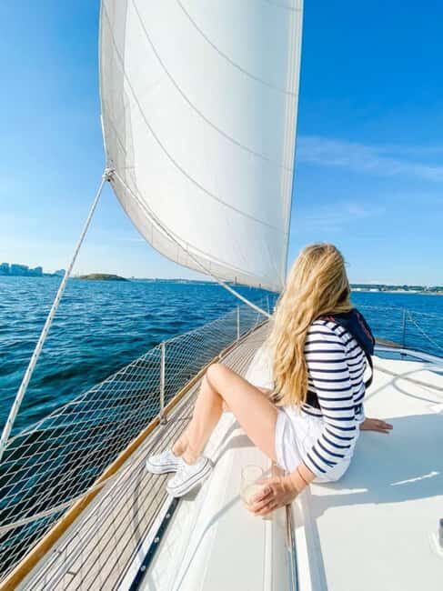 Halifax: Summer Breeze Sailing Tour with Cocktail - Key Points