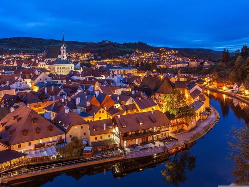 Hallstatt: Transfer to Prague via Cesky Krumlov with Tour - An In-Depth Look at the Experience