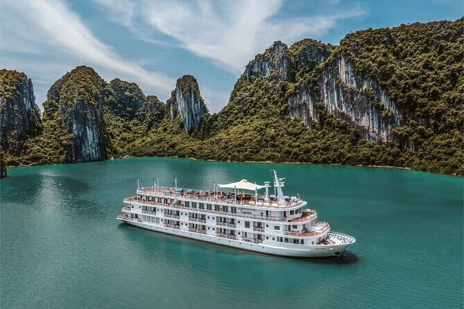 Halong and Lan Ha Bay on Merry Cruise for 2 days from Hanoi - Key Points