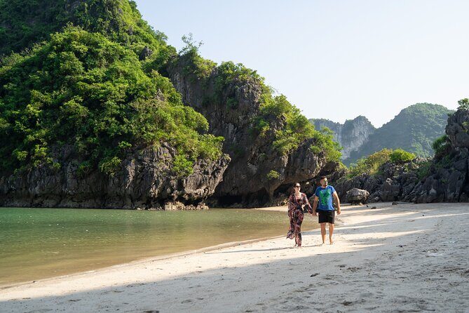 Halong Bay 2-Day Deluxe Cruise Tour including Kayaking and Cooking Demonstration - FAQs