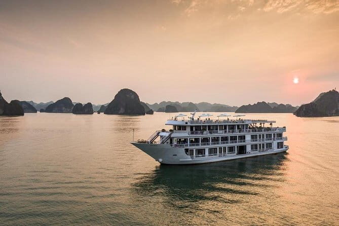 Halong Bay 2 Days-1 Night with Alisa Cruise - A Detailed Look at the Halong Bay 2 Days-1 Night with Alisa Cruise