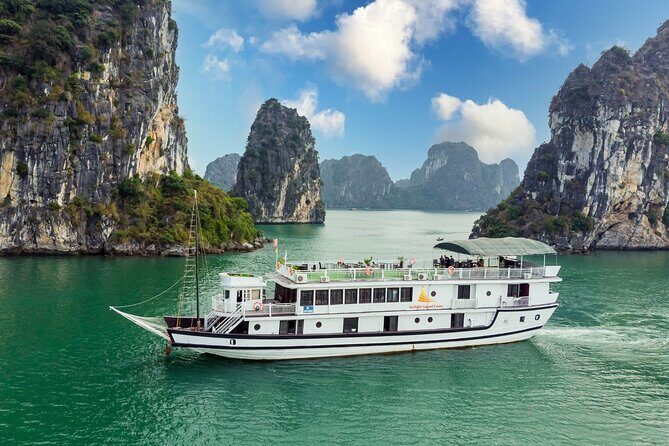 Halong Bay 2D1N Traditional Boat All Inclusive Suppring Cave,Titop,Luon Cave - Discovering Halong Bay: The Complete Experience